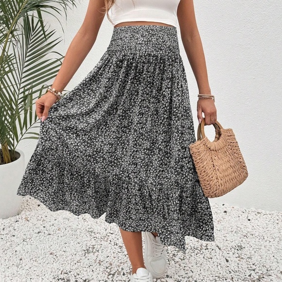 Maternity Floral Print Shirred Stretchy Waist Skirt - Picture 6 of 11